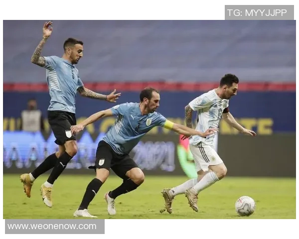 意大利与乌拉圭精彩对决回放重温经典瞬间与战术分析 意大利与乌拉圭精彩对决回放重温经典瞬间与战术分析