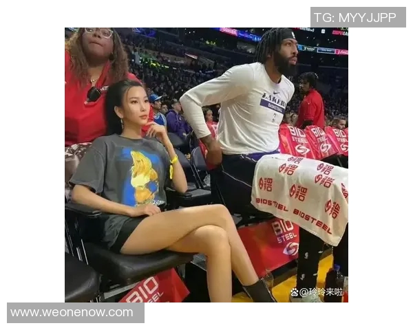 易建联与詹姆斯亲密合影引发球迷热议两位篮球巨星的友谊与传奇时刻 易建联与詹姆斯亲密合影引发球迷热议两位篮球巨星的友谊与传奇时刻