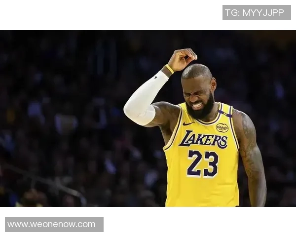 湖人对掘金第二场激战回顾球员表现与战术分析全景展现