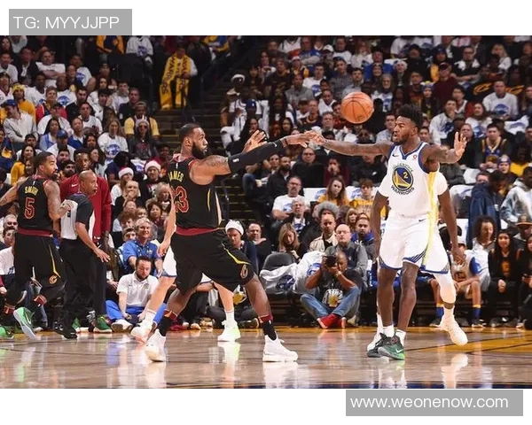 勇士与骑士比赛得分分析及战术对比探讨