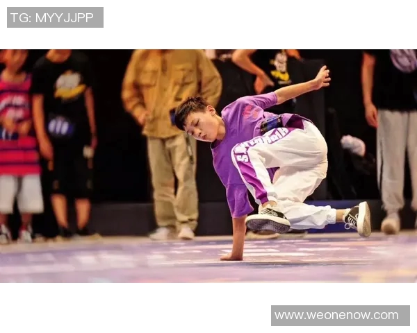 重庆极限运动嘉年华街舞队实力展现引发热烈反响与观众共鸣