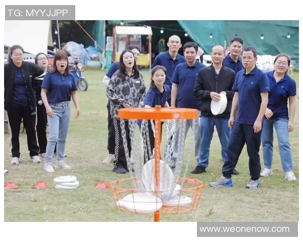 飞盘热潮席卷深圳聚焦飞盘队的拼搏与团结力量MBA