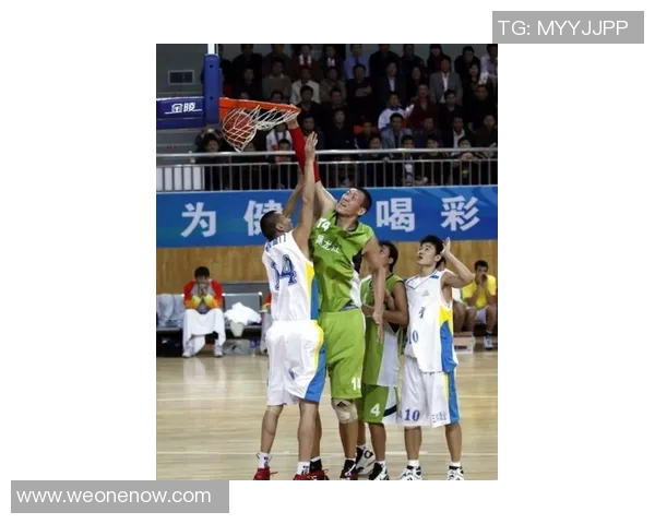 韩德君：从篮球场上的巨人到中国篮球的精神象征与未来希望